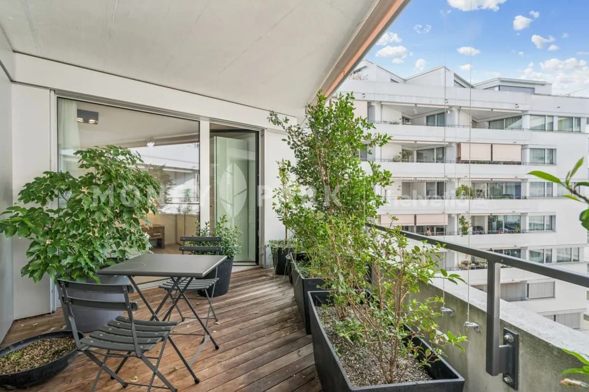 Exklusive 2.5-Zimmer-Wohnung mit zwei grossen Terrassen und viel Privatsphäre