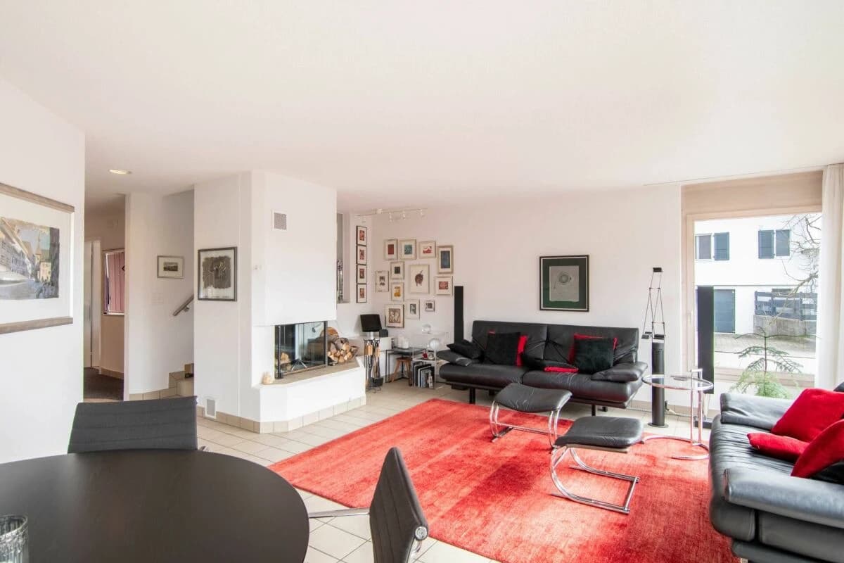 Freistehendes Wohnhaus mit separatem Nebengebäude - Arbeiten und Wohnen, Mehrgenerationen oder individuelle Wohnkonzepte