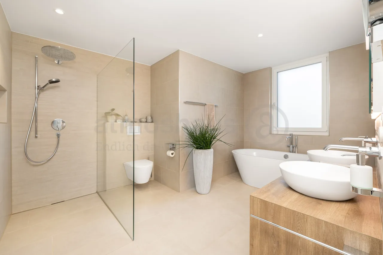 Exklusives Neubau-DEFH an begehrter Lage in Kriens