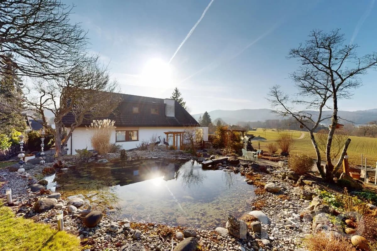 Freistehendes Haus mit grossem Garten und unverbaubarer Sicht