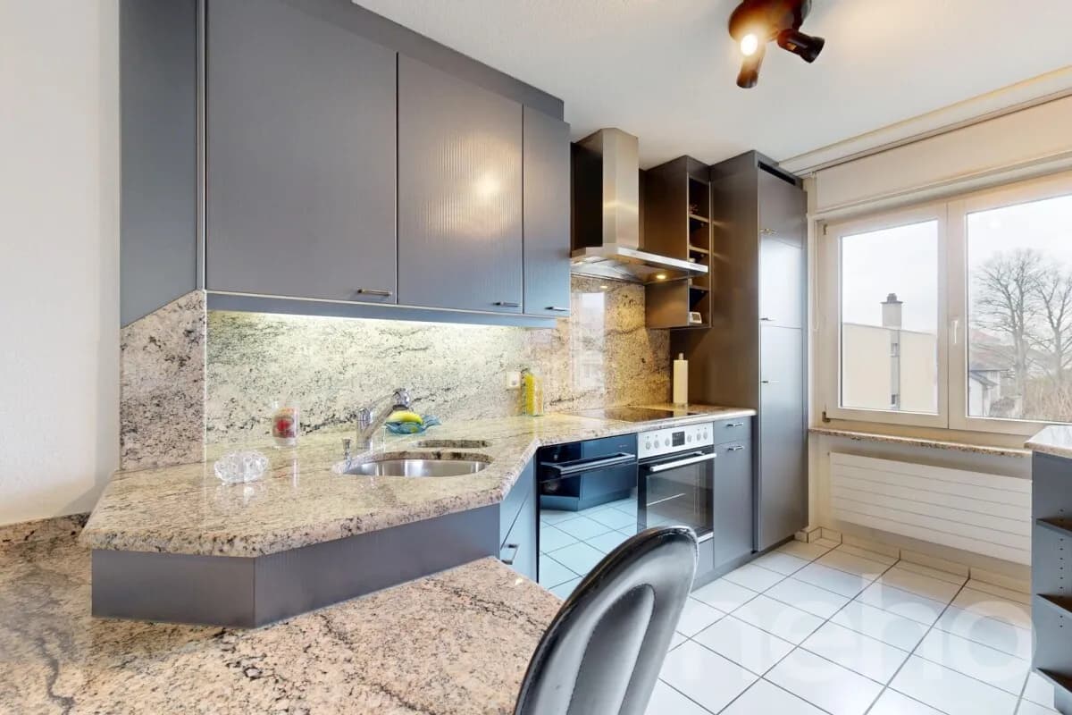 Helle 3.5 Zimmer-Wohnung mit Balkon und Garage in Schönenwerd