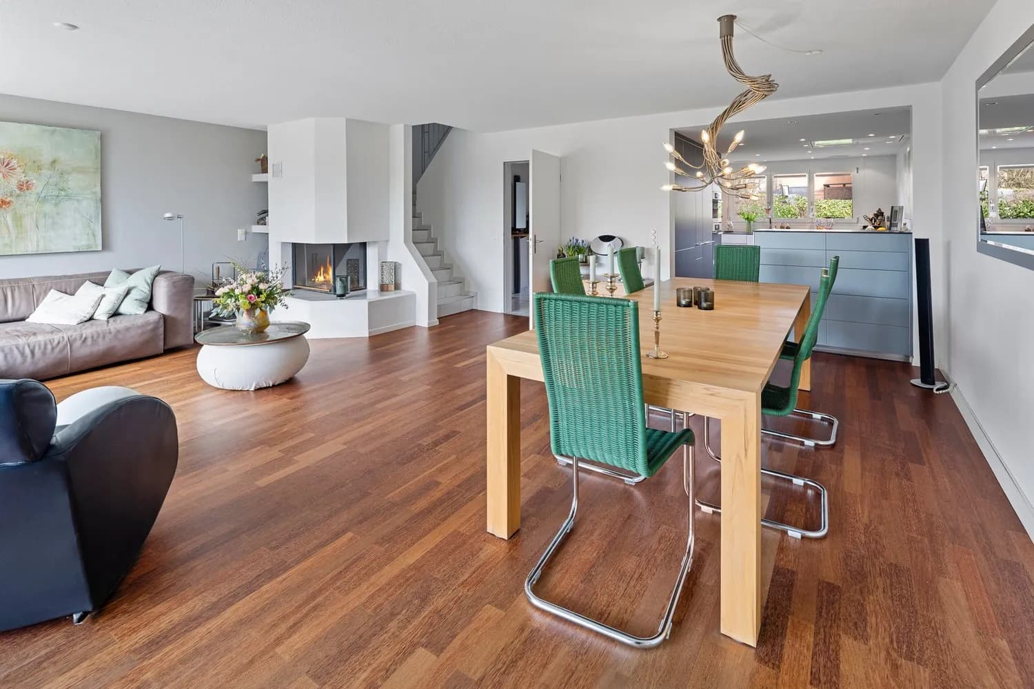 Laufend sanierter Wohntraum mit viel Platz und Weitsicht