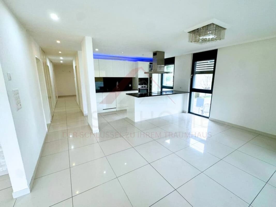 Moderne 4.5-Zimmer-Wohnung mit 159 m² Wohnfläche, Lift und 25 m² Balkon in Studen BE