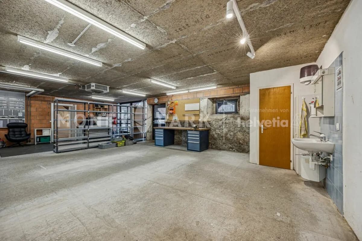 5.5-Zimmer-Einfamilienhaus mit integriertem Geschäftsteil