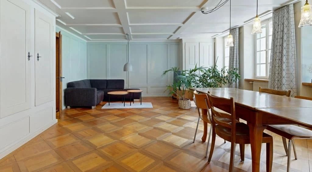 Gschichtsträchtigi Muure mit modernem Inneläbe ir Burgdorfer Autstadt