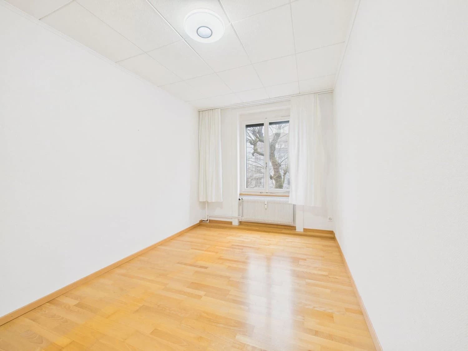 Zentral gelegene 4.5-Zimmer-Etagenwohnung mit 200 m2 grosser Terasse + 18 m2 Wintergarten in St. Gallen