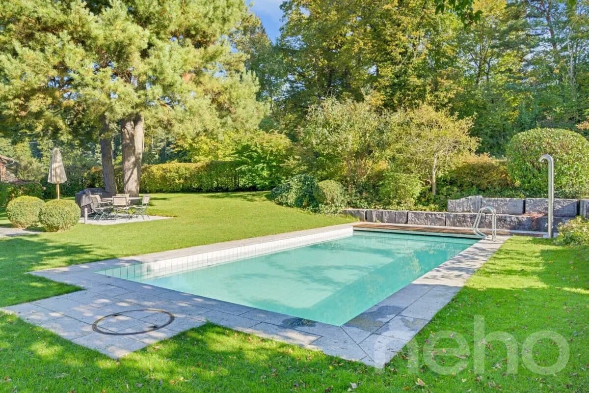 Einfamilienhaus mit Aussenpool  und viel Privatsphäre - Nähe Zürich