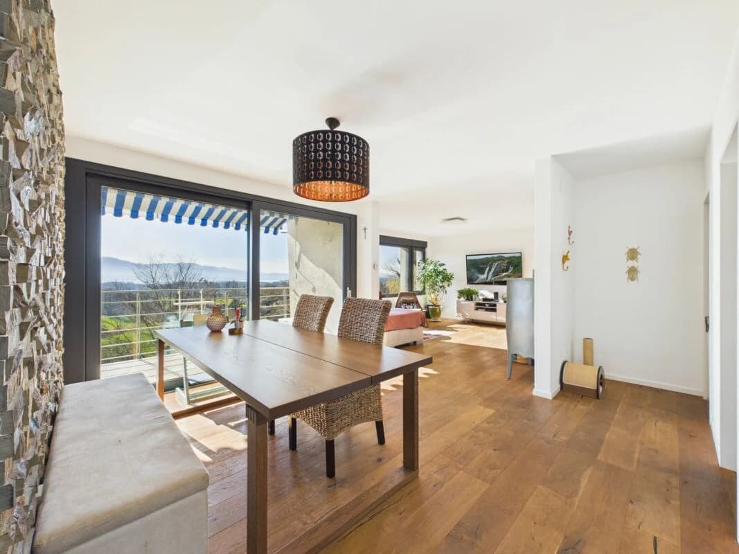 TRAUMHAFTE WEITSICHT IN RUHIGER LAGE