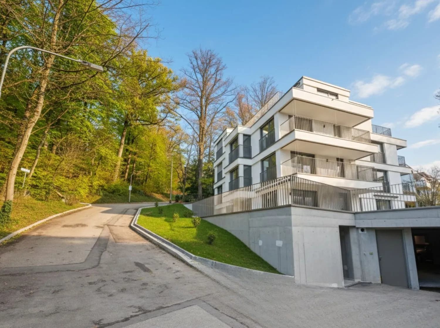 Moderne 3.5-Zimmer-Wohnung mit Tiefgarage und Lift, Zürich