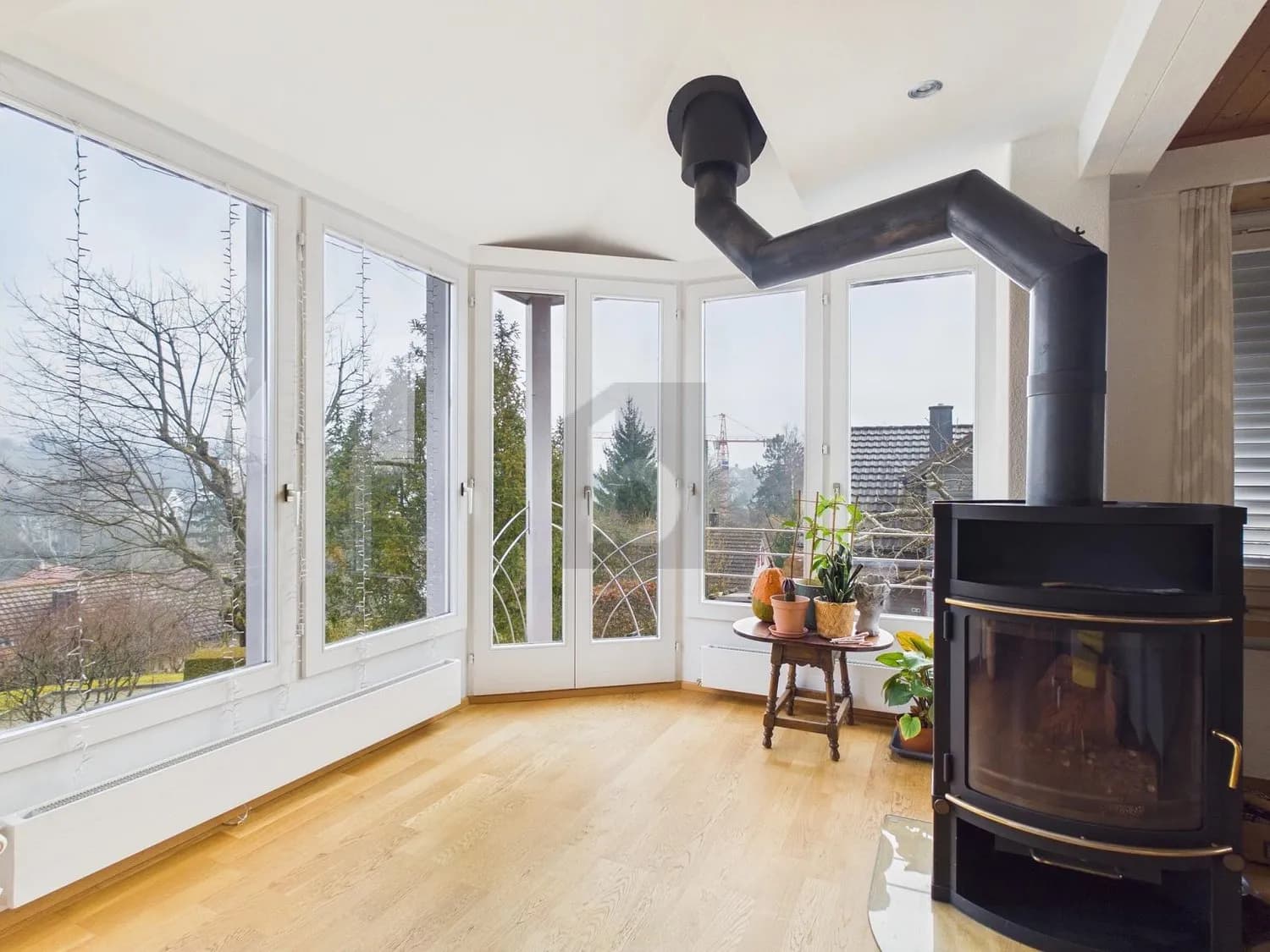 RUHIG, SONNIG, MIT GROSSZÜGIGEM GARTEN