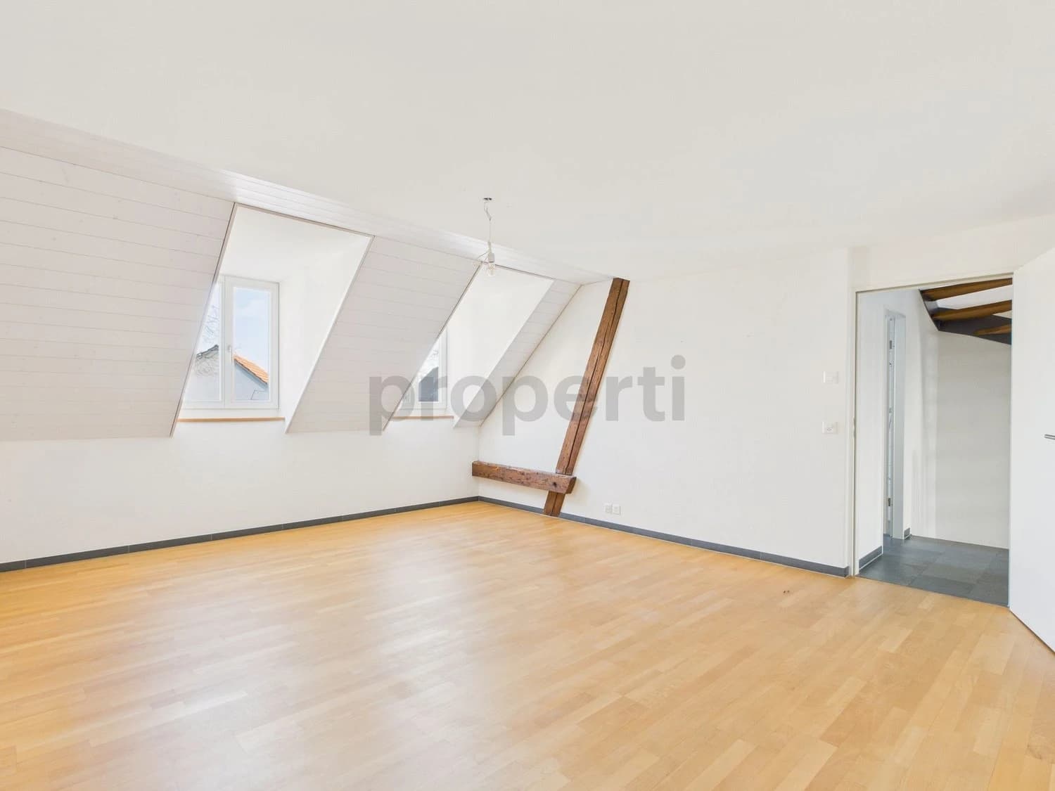 Modern 4.5-Zimmer-Maisonette mit grosser Terrasse in Biel-Benken