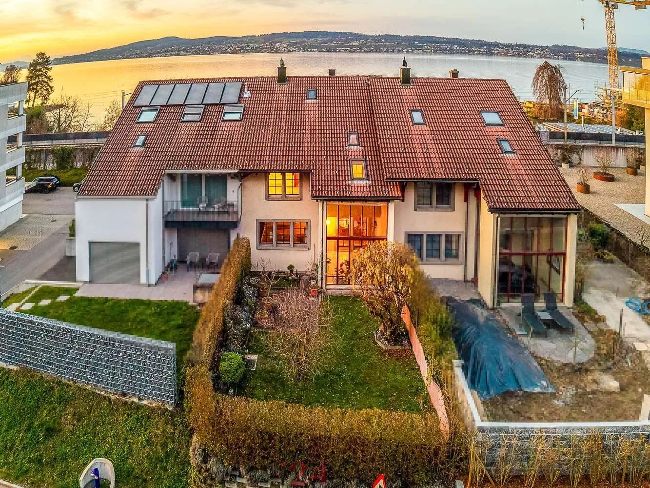 Attraktives 5.5-Zi.-Reiheneinfamilienhaus mit Seesicht im steuergünstigem Freienbach