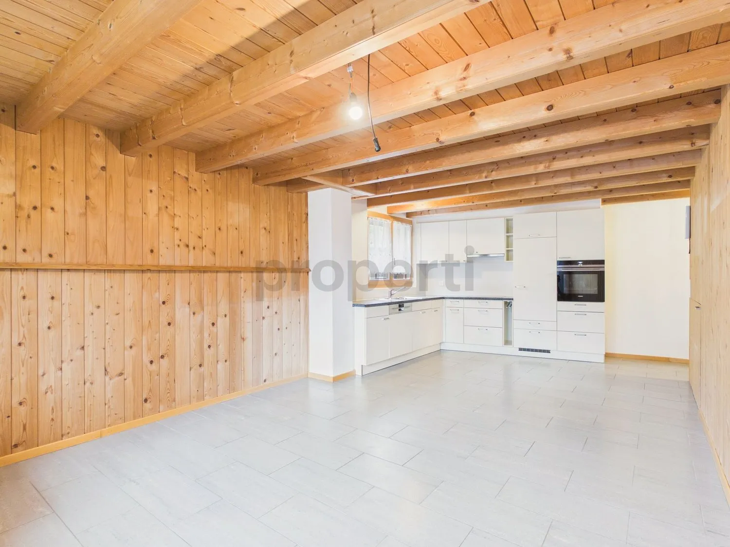 4.5-Zimmer-Dachwohnung in ruhiger, sonniger Lage