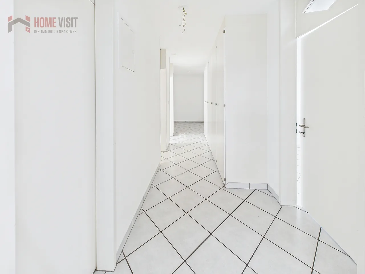 Helle 3.5-Zi.-Wohnung mit Lift und Garage - ideal für jedes Alter