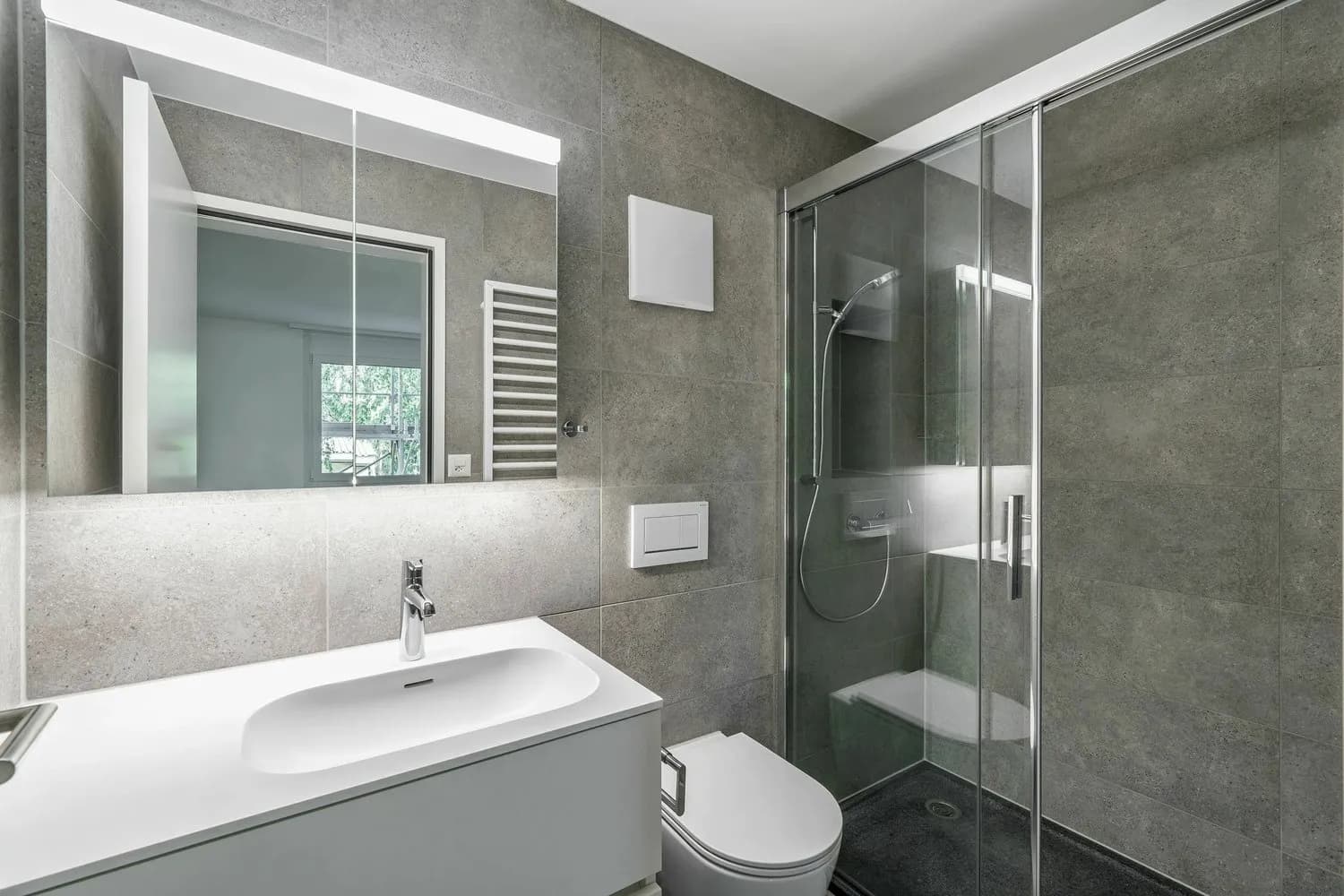 Helle, moderne  Wohnung am Schloss Binningen