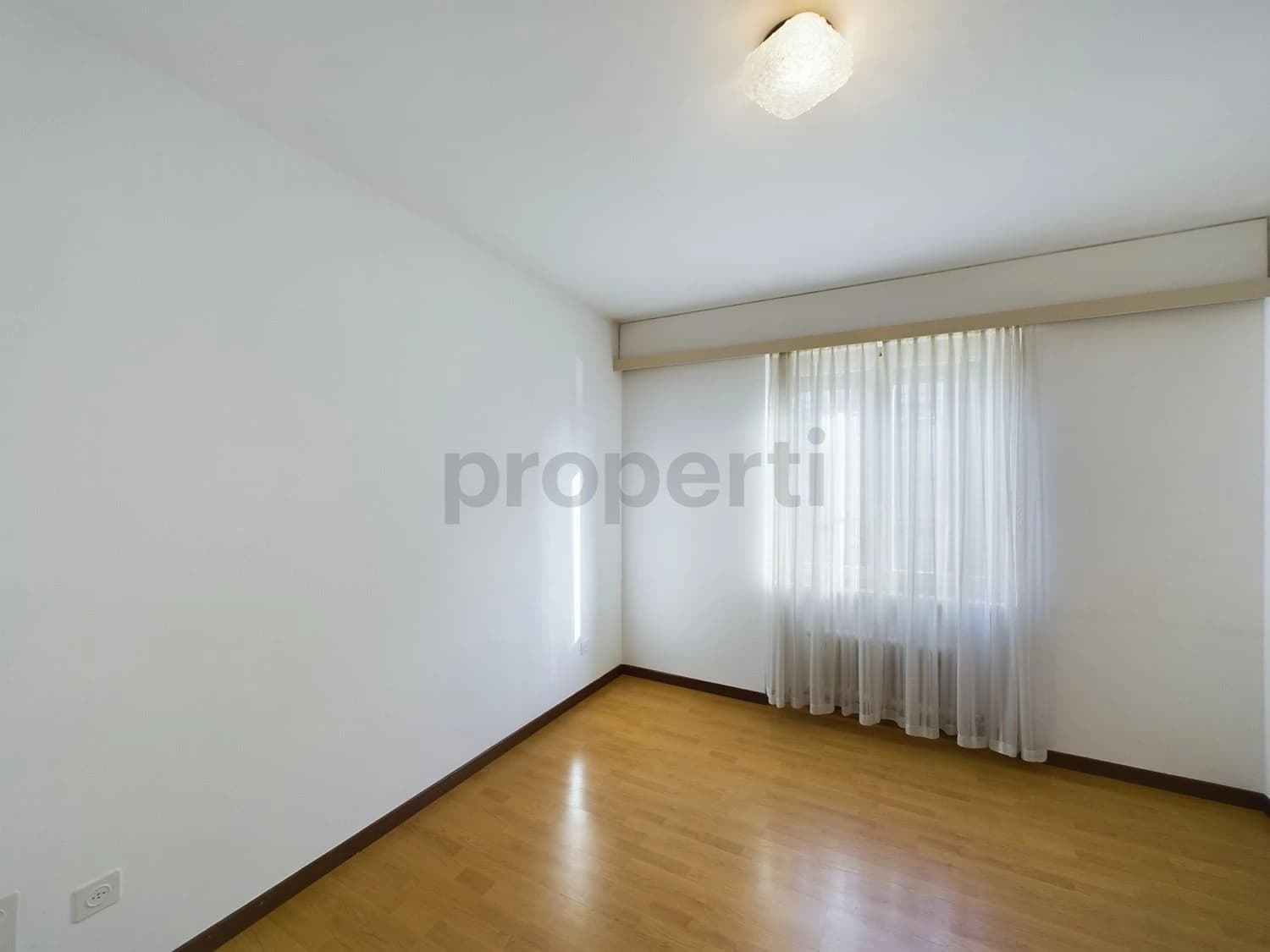 Luminoso appartamento 2,5 in posizione strategica a Mendrisio