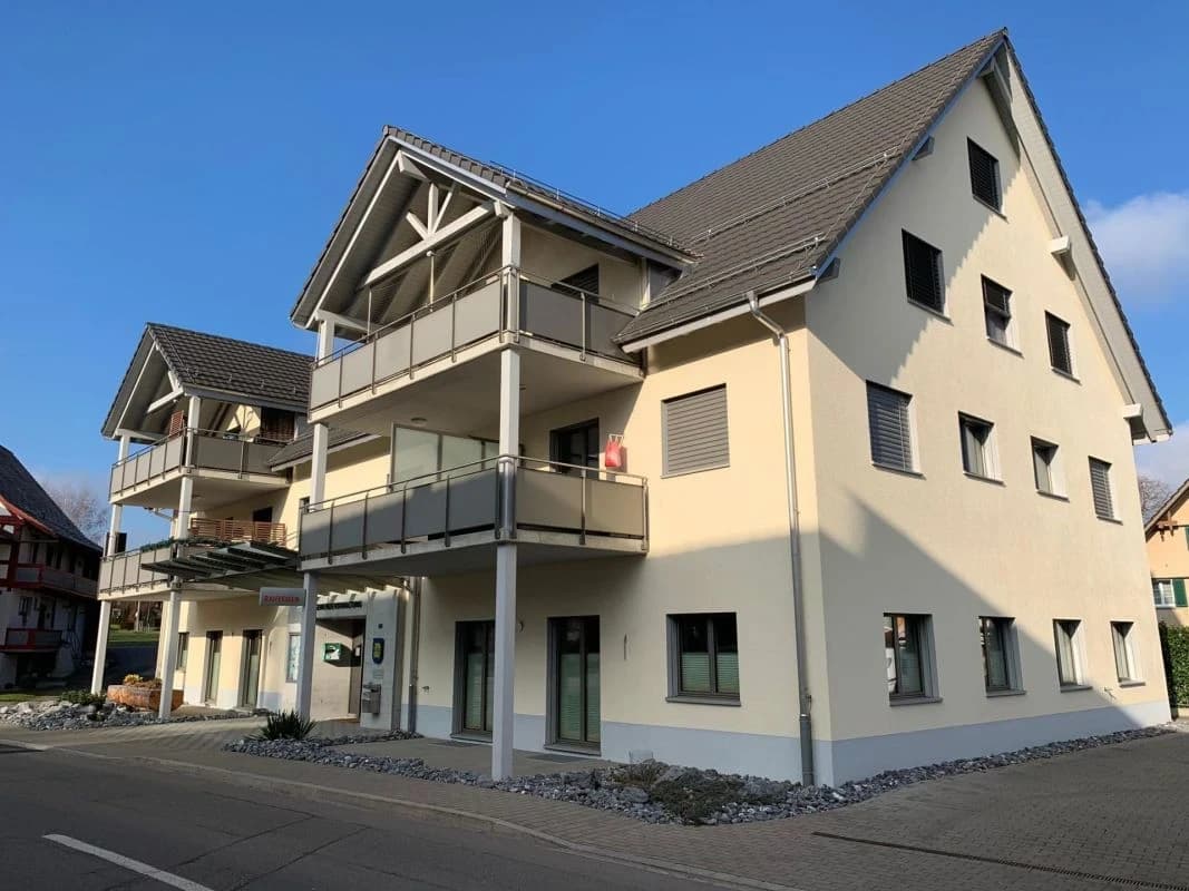 Grosse und helle 2.5-Zi.-WG mit eigenem Waschturm