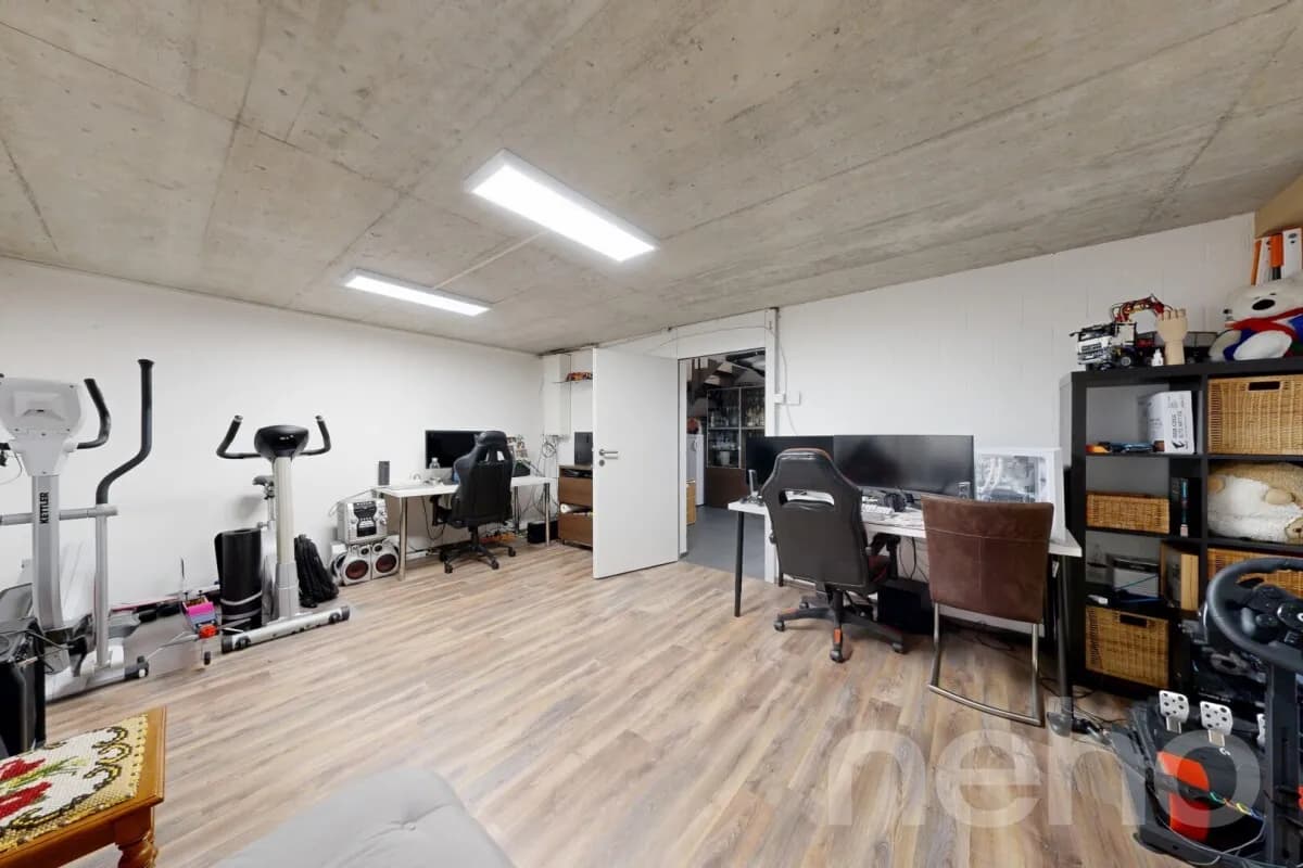 Grosszügige Doppelhaushälfte mit Garten und Terrassen an ruhiger Lage