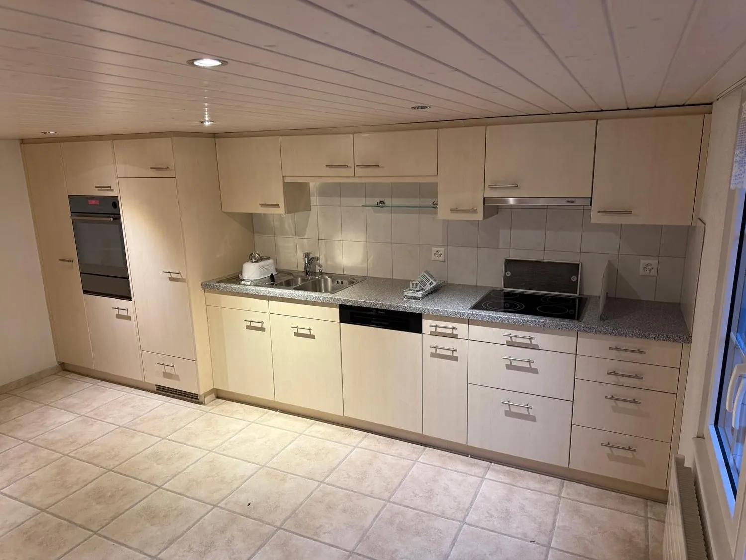 Charmantes 6.5-Zimmer-Einfamilienhaus mit grosszügigem Stauraum, Glarus Süd