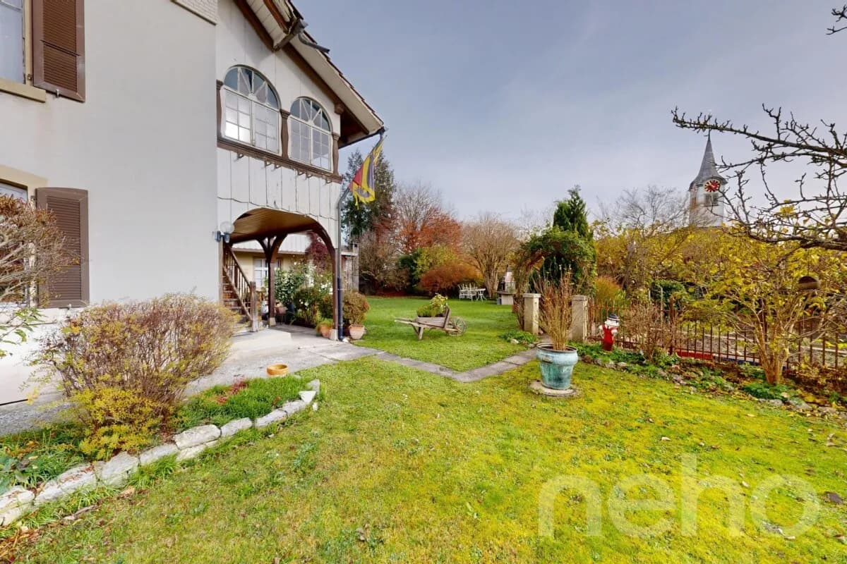 Charmantes Zweifamilienhaus mit Potenzial in Kappelen