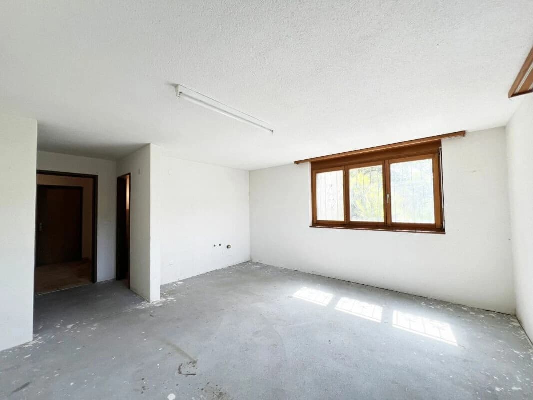 Freistehendes Einfamilienhaus mit Einliegerwohnung