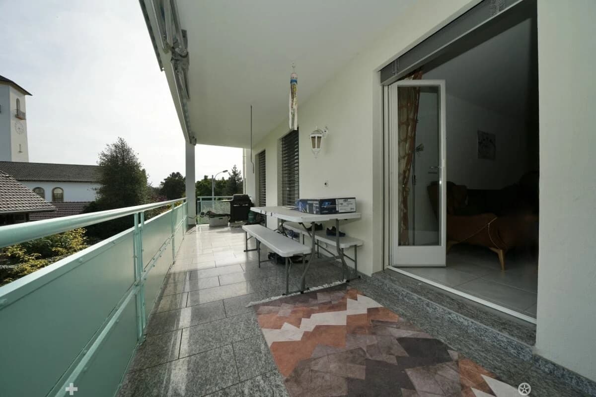 GROSSZÜGIGE WOHNUNG IN ZENTRALER LAGE