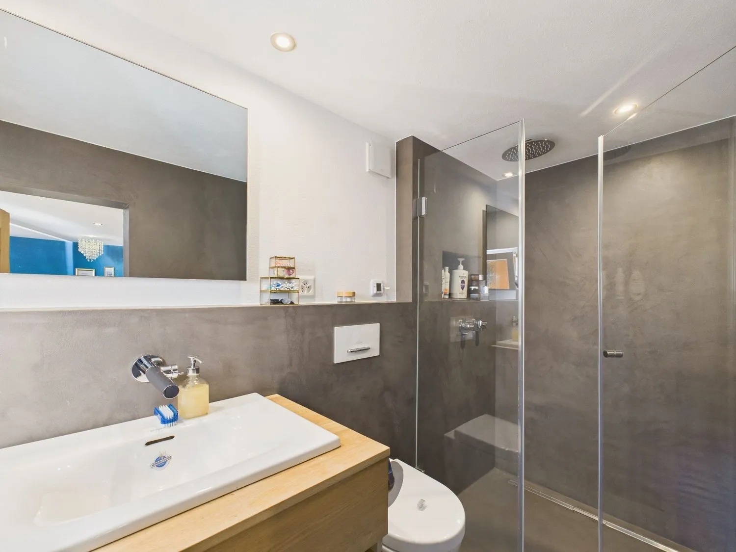 Haus mit Werkstatt & über 100 m² Nebenflächen  ideal für Wohnen und Arbeiten in Disentis