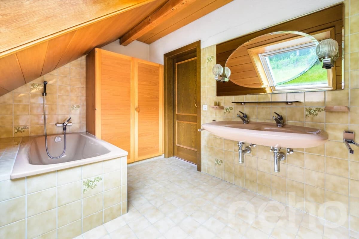 Grosszügiges Einfamilienhaus mit Weitblick und traumhaftem Garten