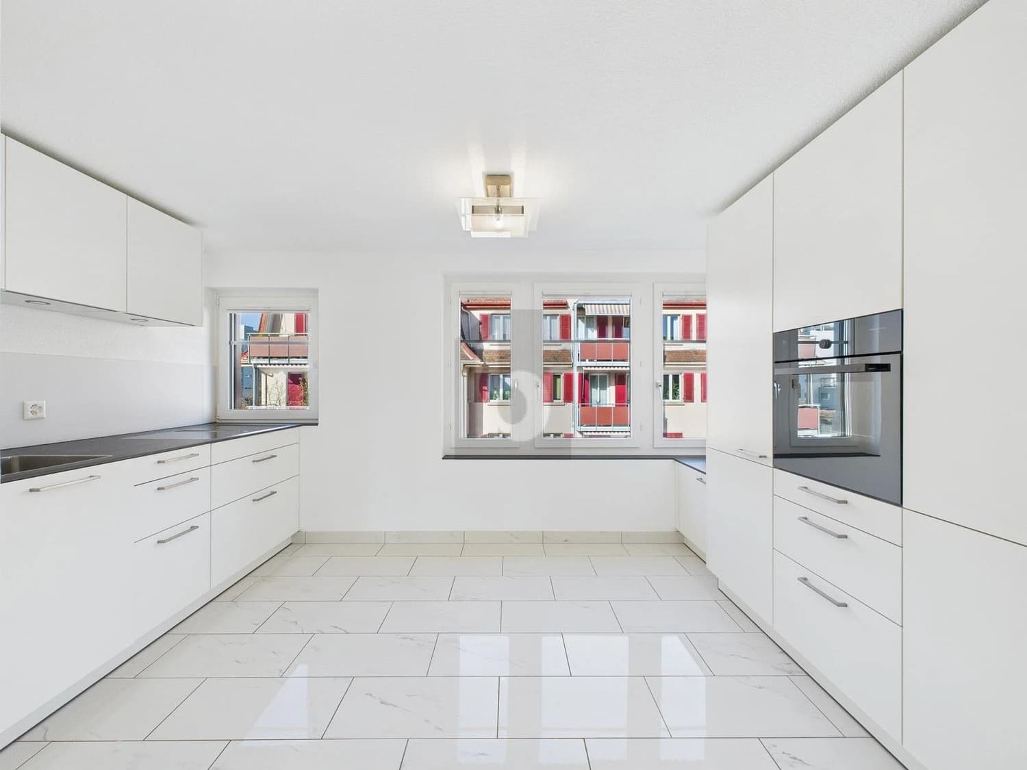 CHARMANT, MIT EIGENER KLIMAANLAGE