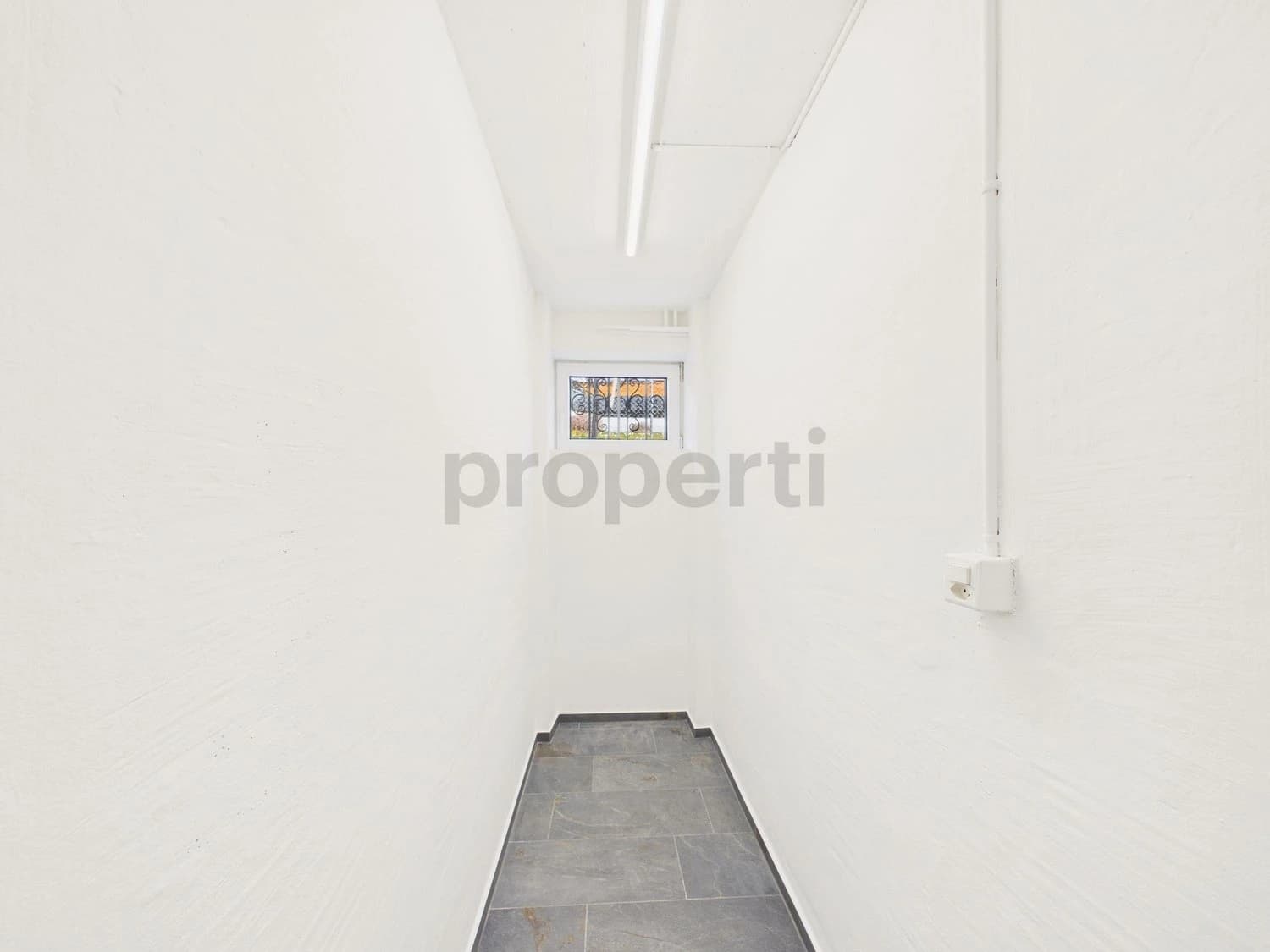 Modernes 6-Zimmer-Reihenhaus mit Balkon, Rheinau