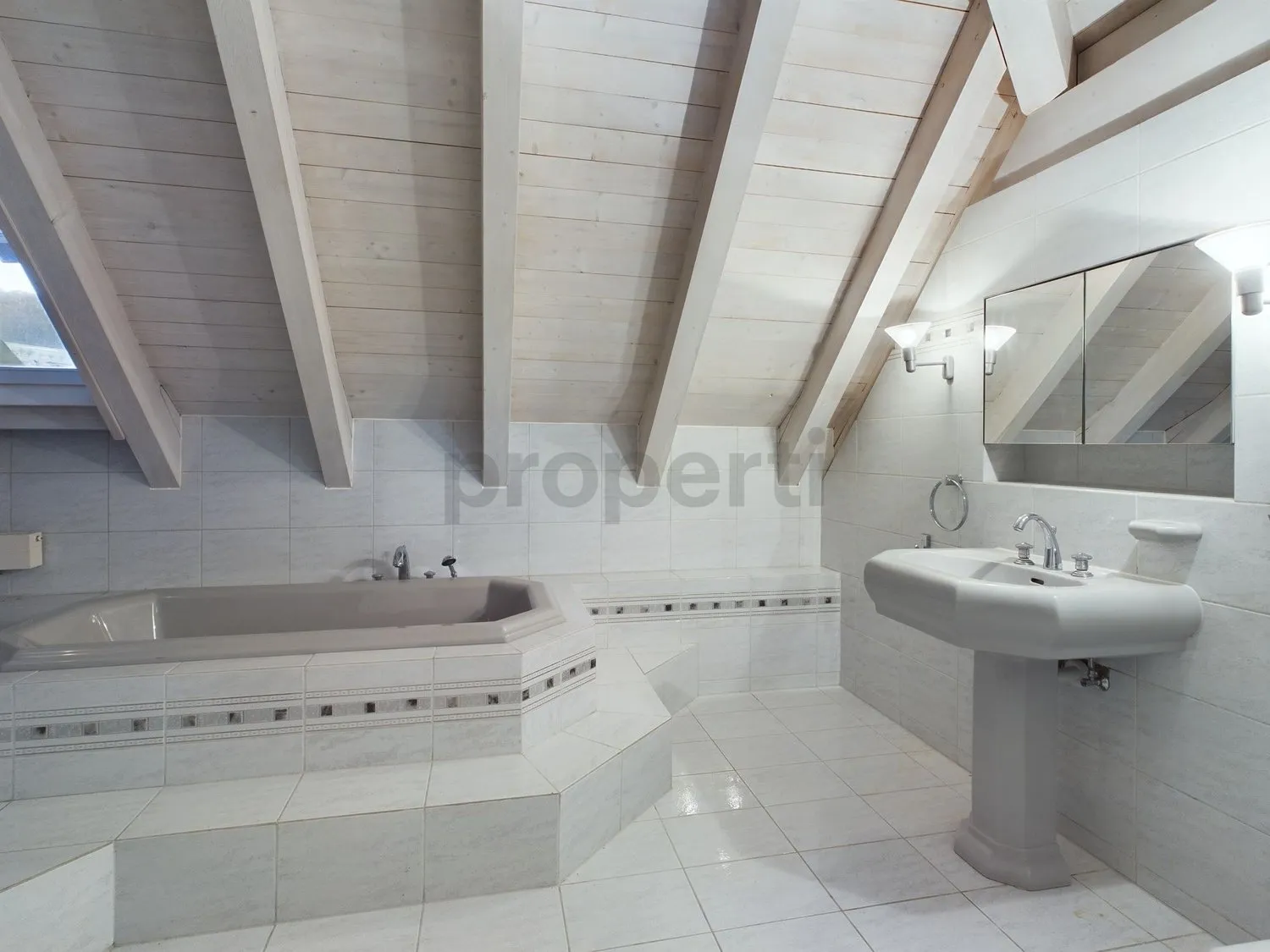 Ruhiges 3.5-Zimmer-Duplex-Haus mit schönem Garten und kleinem Teich in Maisprach