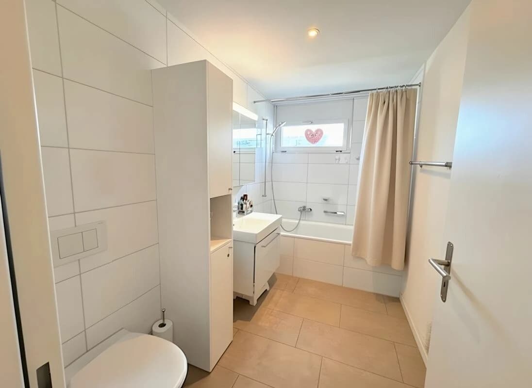 GROSSZÜGIGES FAMILIENZUHAUSE IN PRIVILEGIERTER LAGE