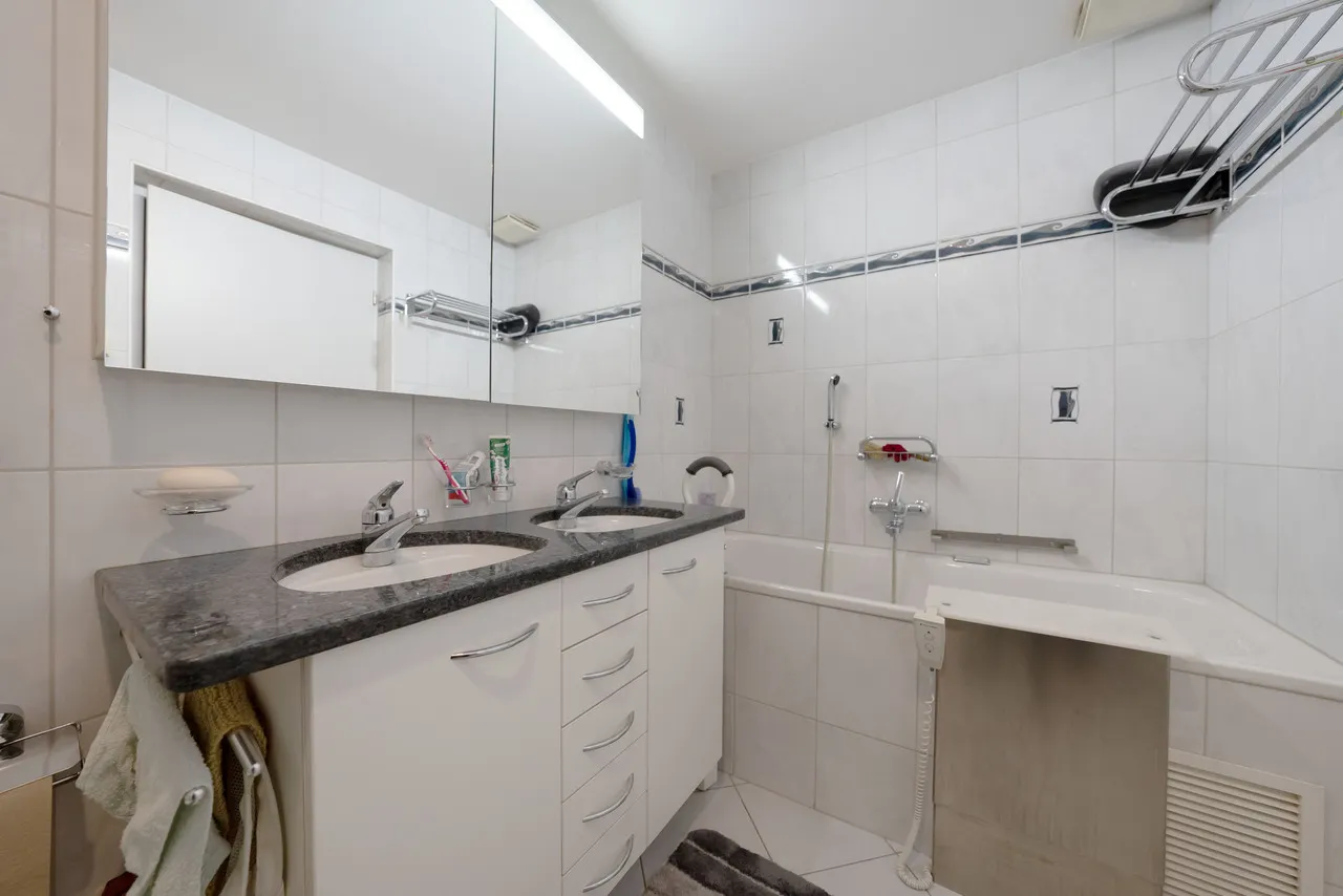 Grosse Eigentumswohnung an ruhiger Lage inkl. Tiefgaragenplatz!