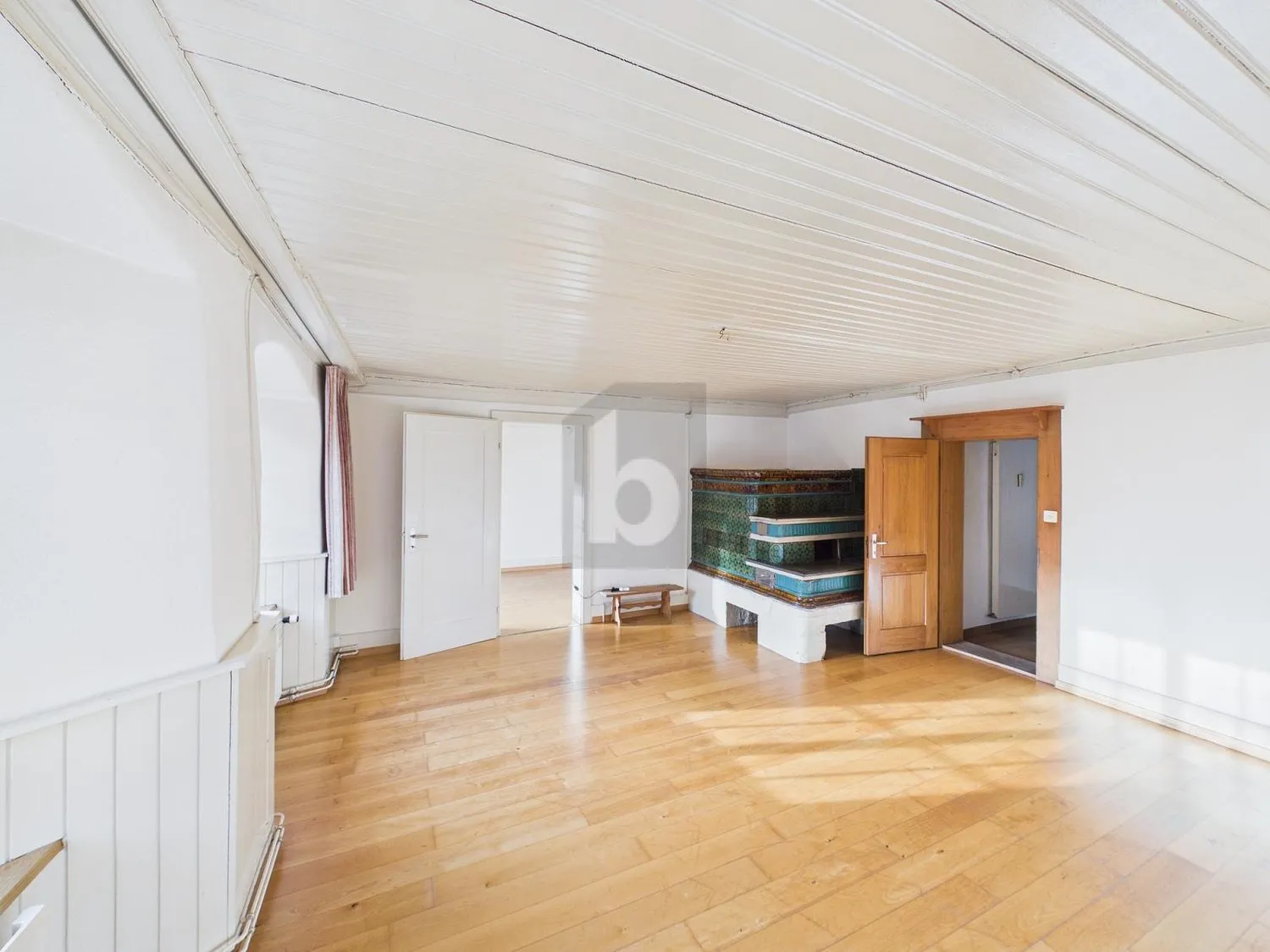 HISTORISCHES LANDLEBEN MIT KACHELOFEN