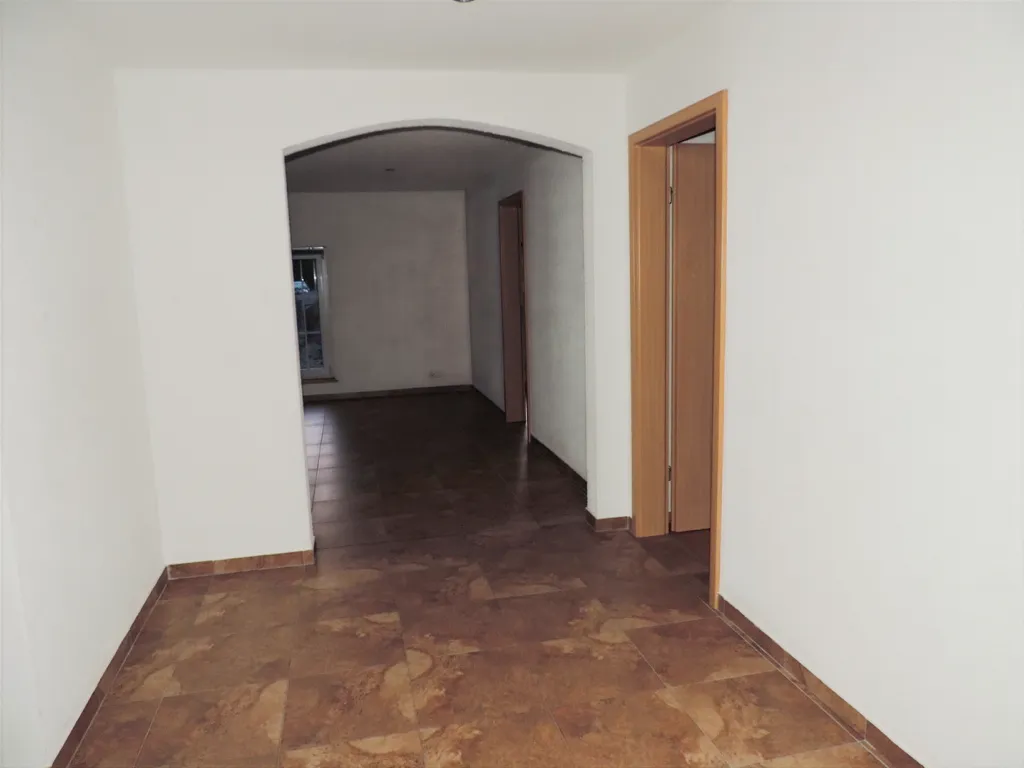 Grosszuegige 3.5-Zimmer-Wohnung mit sonnigem Balkon in Schnotwill