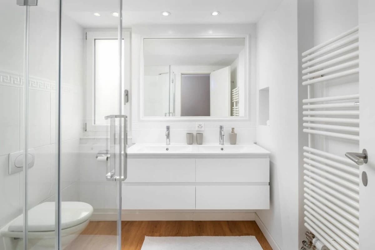 Komplett renoviert, mit Pool und traumhafter Aussicht!