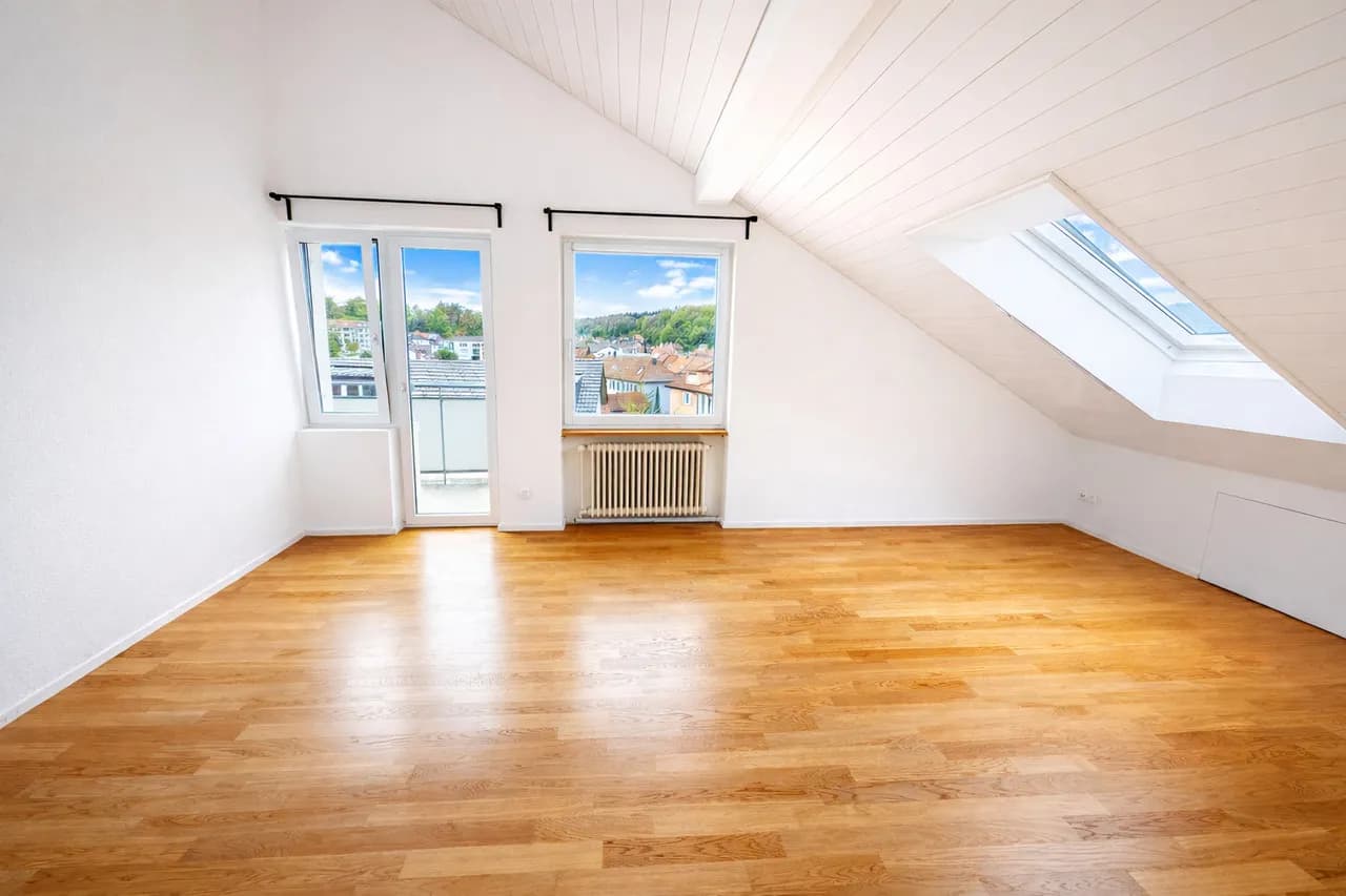 4.5 Zimmer Wohnung DG - städtische Wohnlage