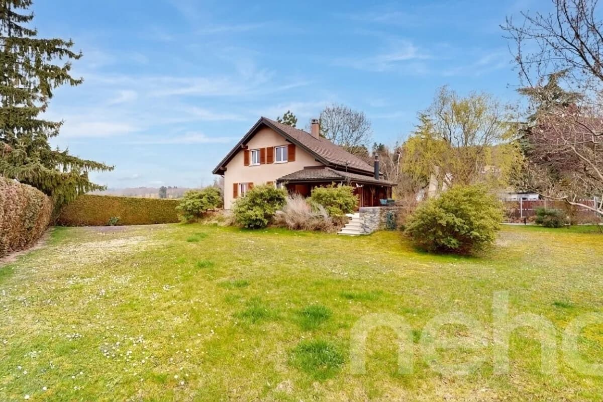 Grande maison individuelle au calme absolu à Cugy