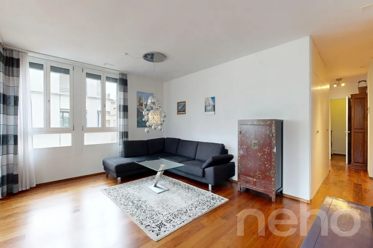 Moderne 3.5-Zimmer-Wohnung mit Westbalkon und zwei Tiefgaragenplätzen