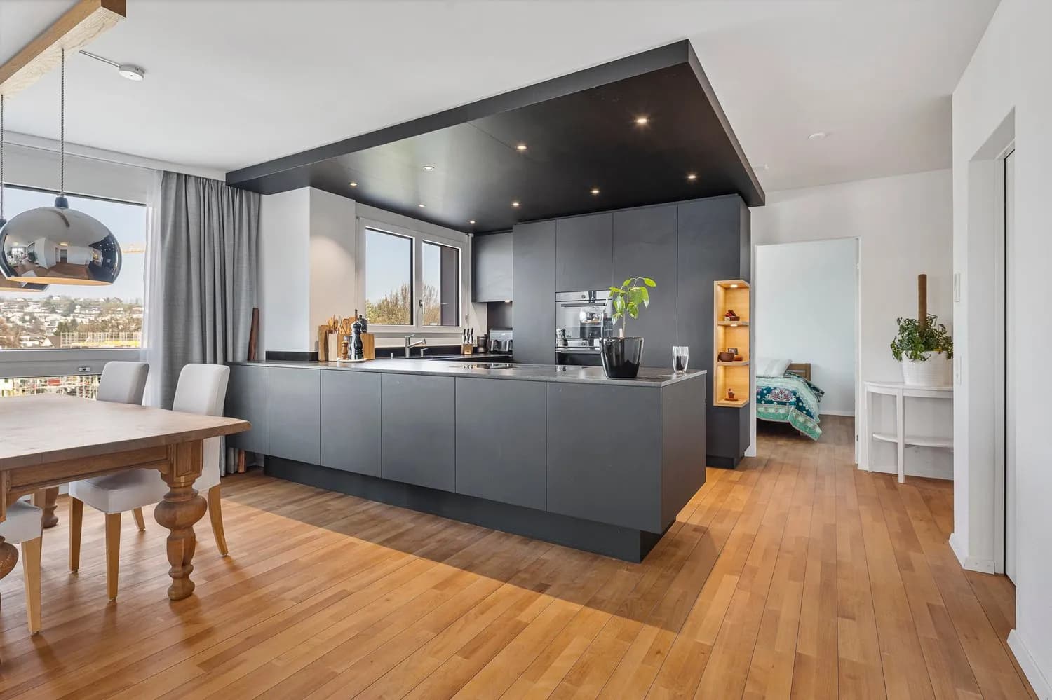 Zentrale Lage mit Weitsicht und hochwertiger Ausstattung