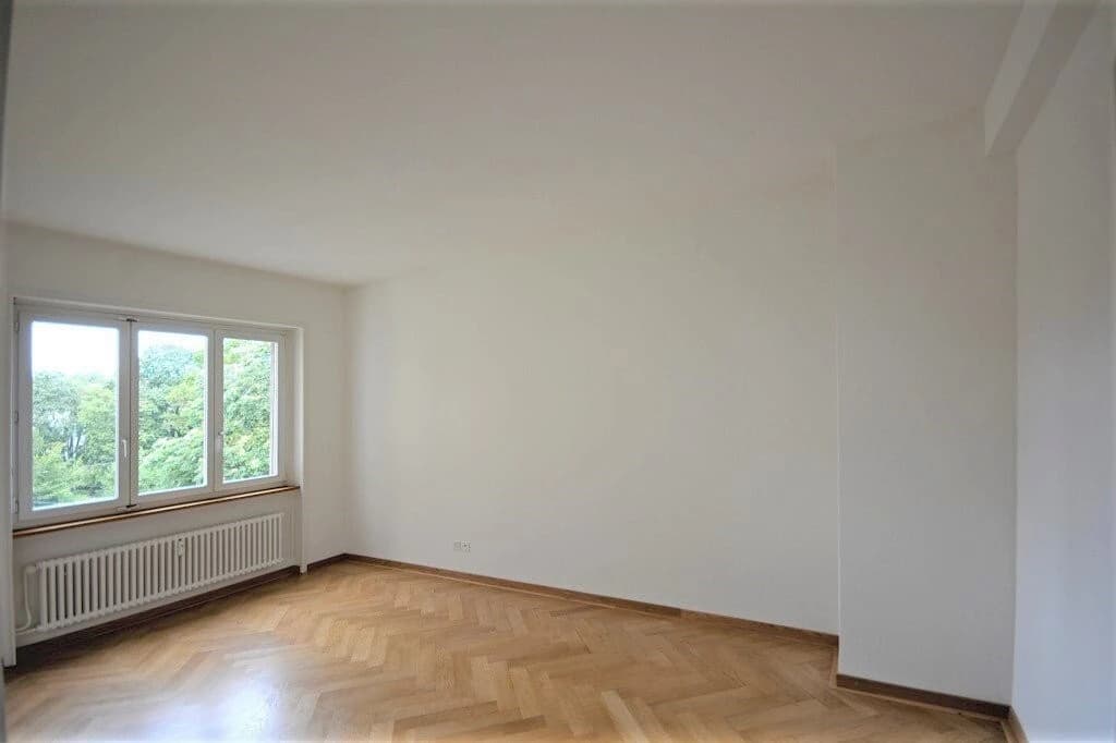 Träumen Sie von einer Altbauwohnung direkt am Rhein?