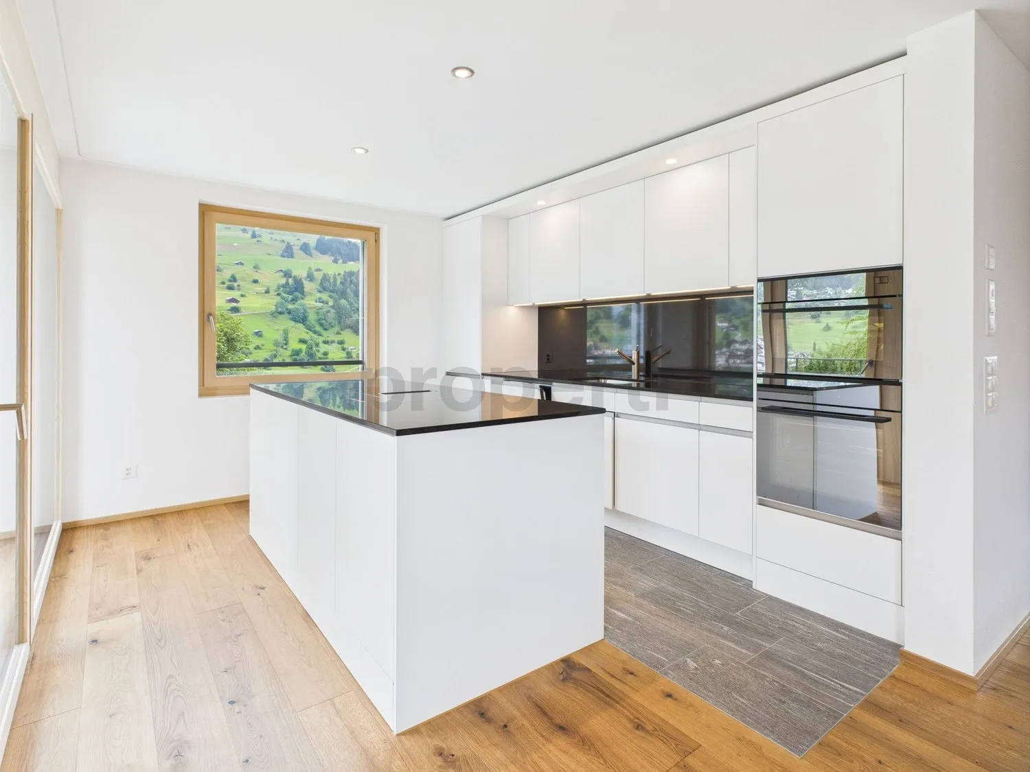 Schöne 5.5-Zimmer Maisonette-Neubauwohnung mit Berg- und Seeblick in Brigels