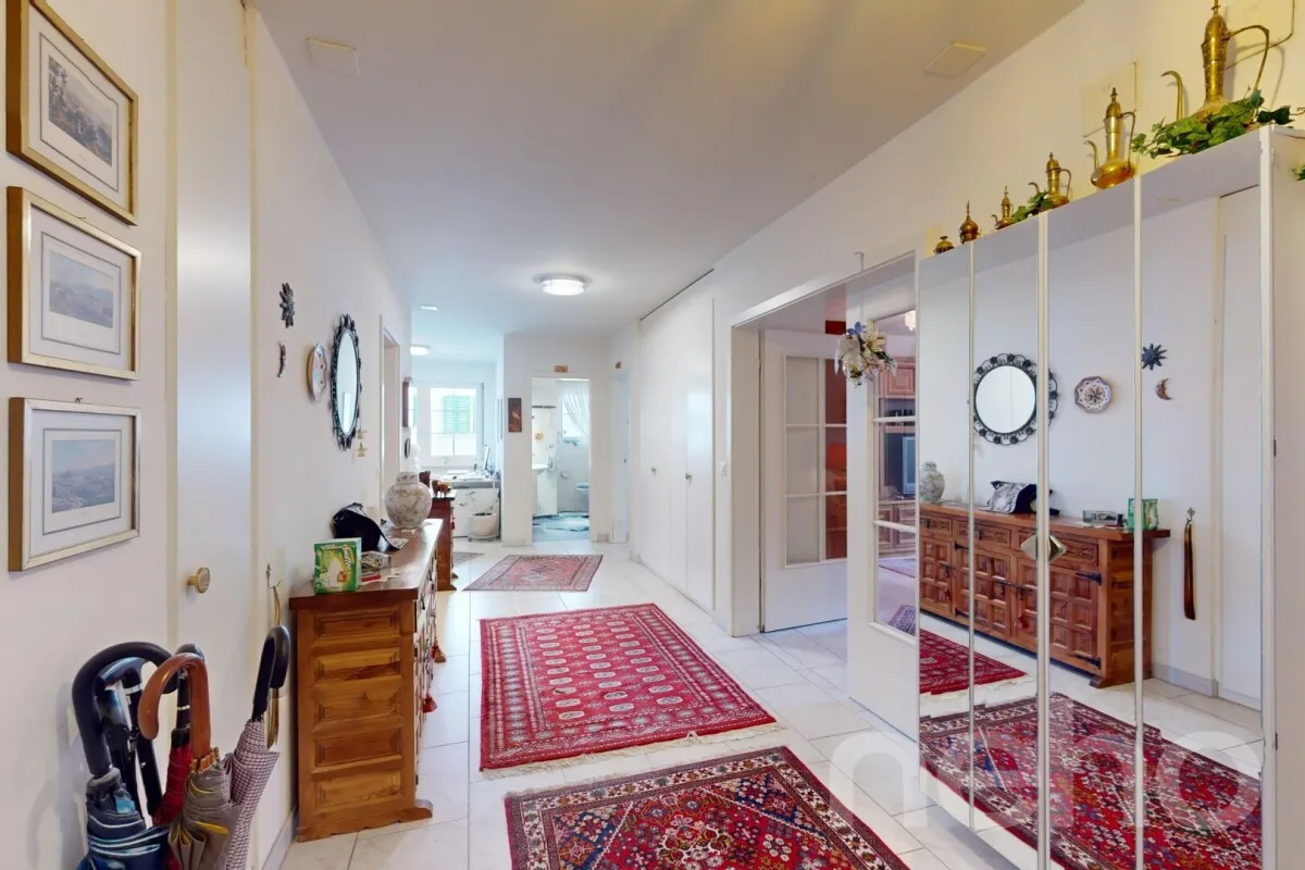 Attraktive, vermietete Wohnung mit viel Platz