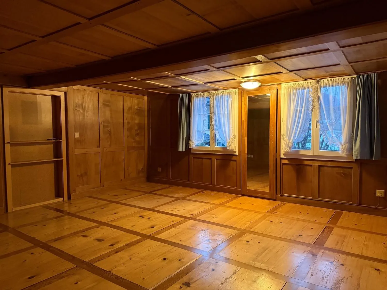 Charmantes 6.5-Zimmer-Einfamilienhaus mit grosszügigem Stauraum, Glarus Süd