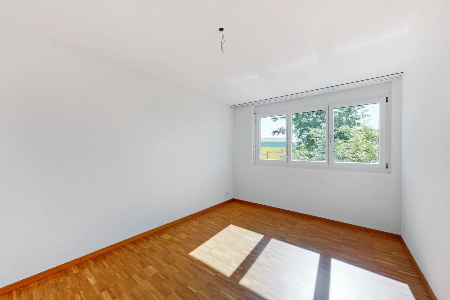 Grosszügige und moderne Familienwohnung in Niederhasli