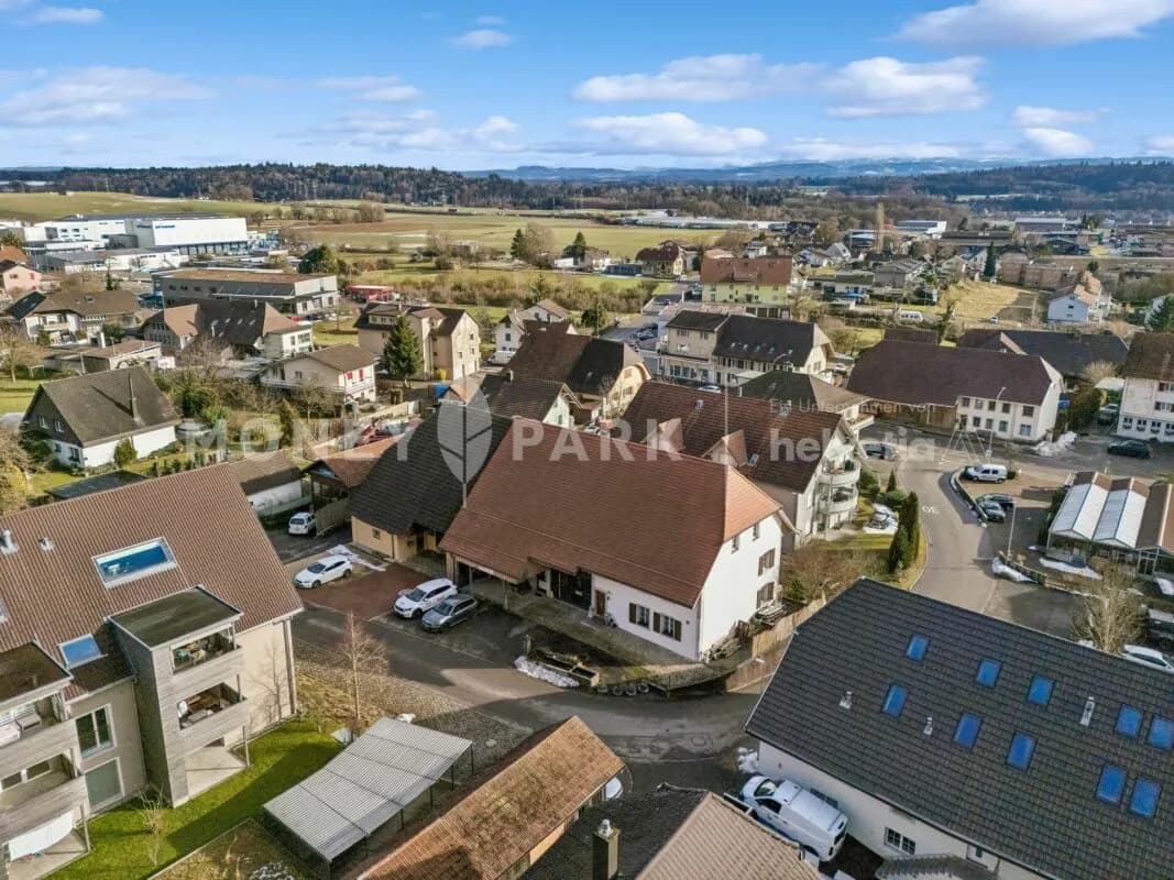 5.5-Zimmer-Einfamilienhaus mit integriertem Geschäftsteil