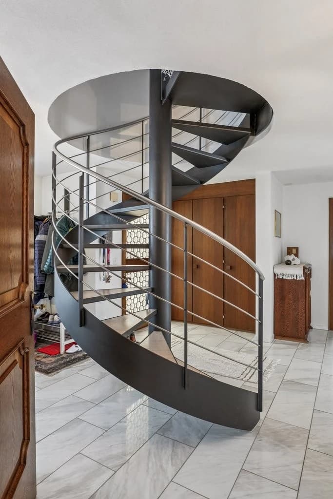 Sehr grosse Maisonettewohnung mit viel Stauraum, inkl. Nebenkosten