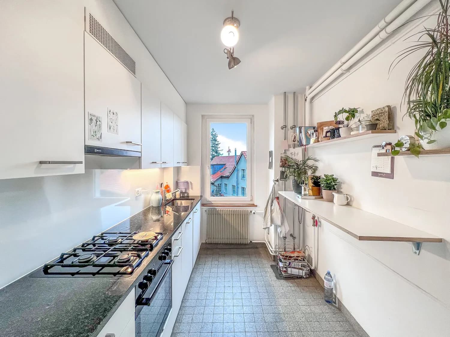 Modern 2.5-Zimmer-Apartment mit Balkon, Köniz