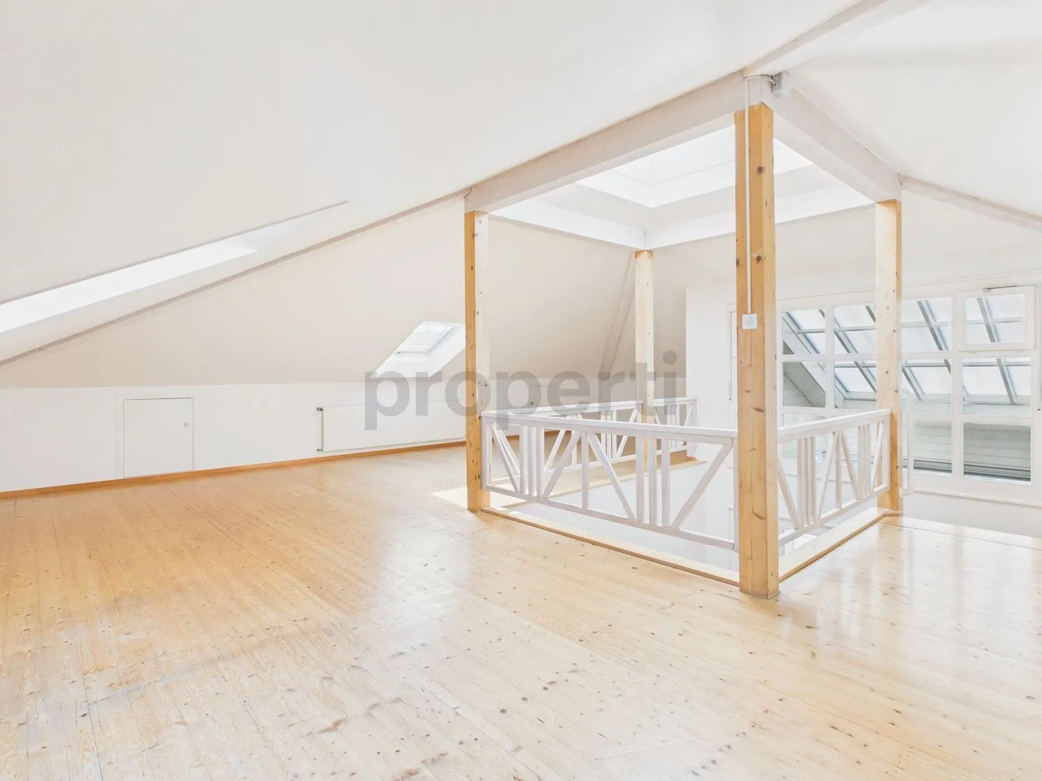 Einzigartige 4.5-Zimmer-Maisonette Wohnung mit mehreren Balkonen in Zug