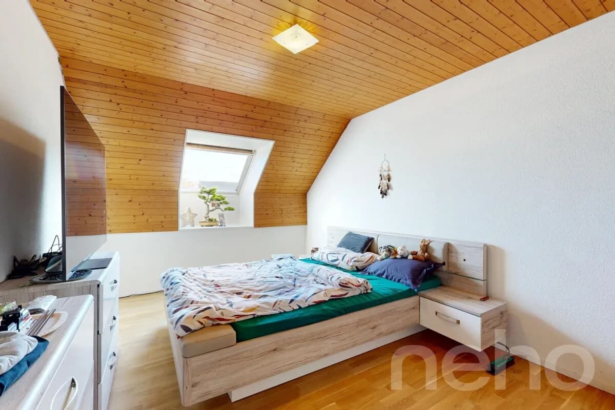 Grosszügige Dachwohnung mit Galerie an zentraler Lage